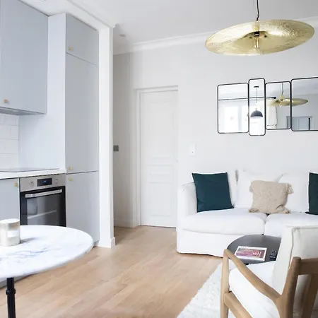 Cozy Flat, Batignolles Apartment *